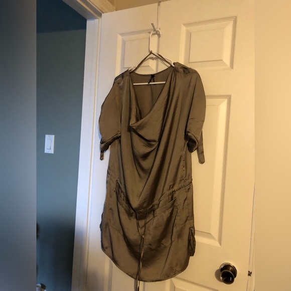 Never worn - Picture 2 of 2